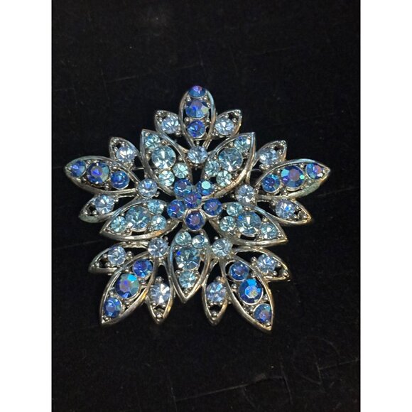 Vintage Rhinestone Snowflake Brooch Pin - Picture 8 of 8